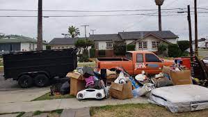 From Rubbish to Cherish: Sensible Recycling with Long Beach Junk Removal post thumbnail image